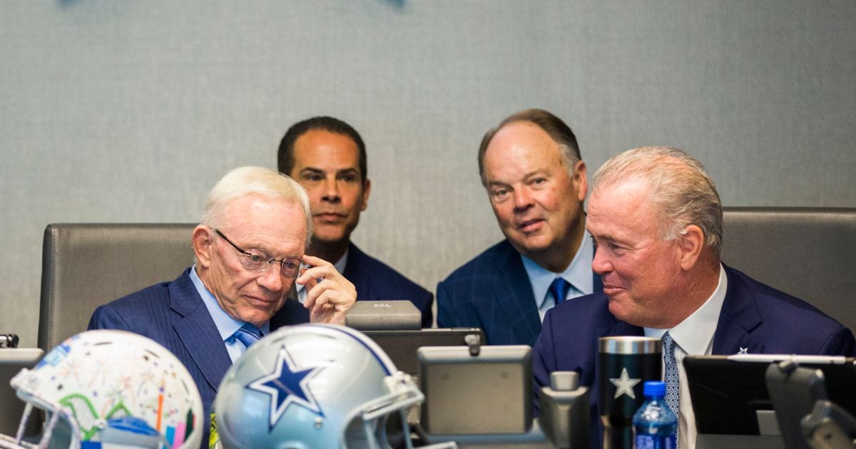 See who the Dallas Cowboys selects with the tenth choice