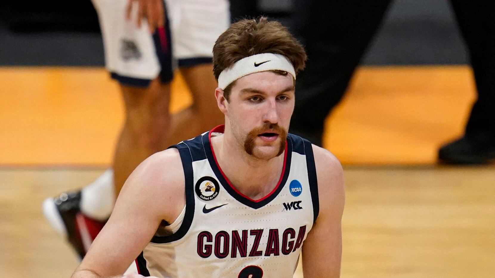 Gonzaga forward Drew Timme (2) plays against Oklahoma in the first half of a second-round...