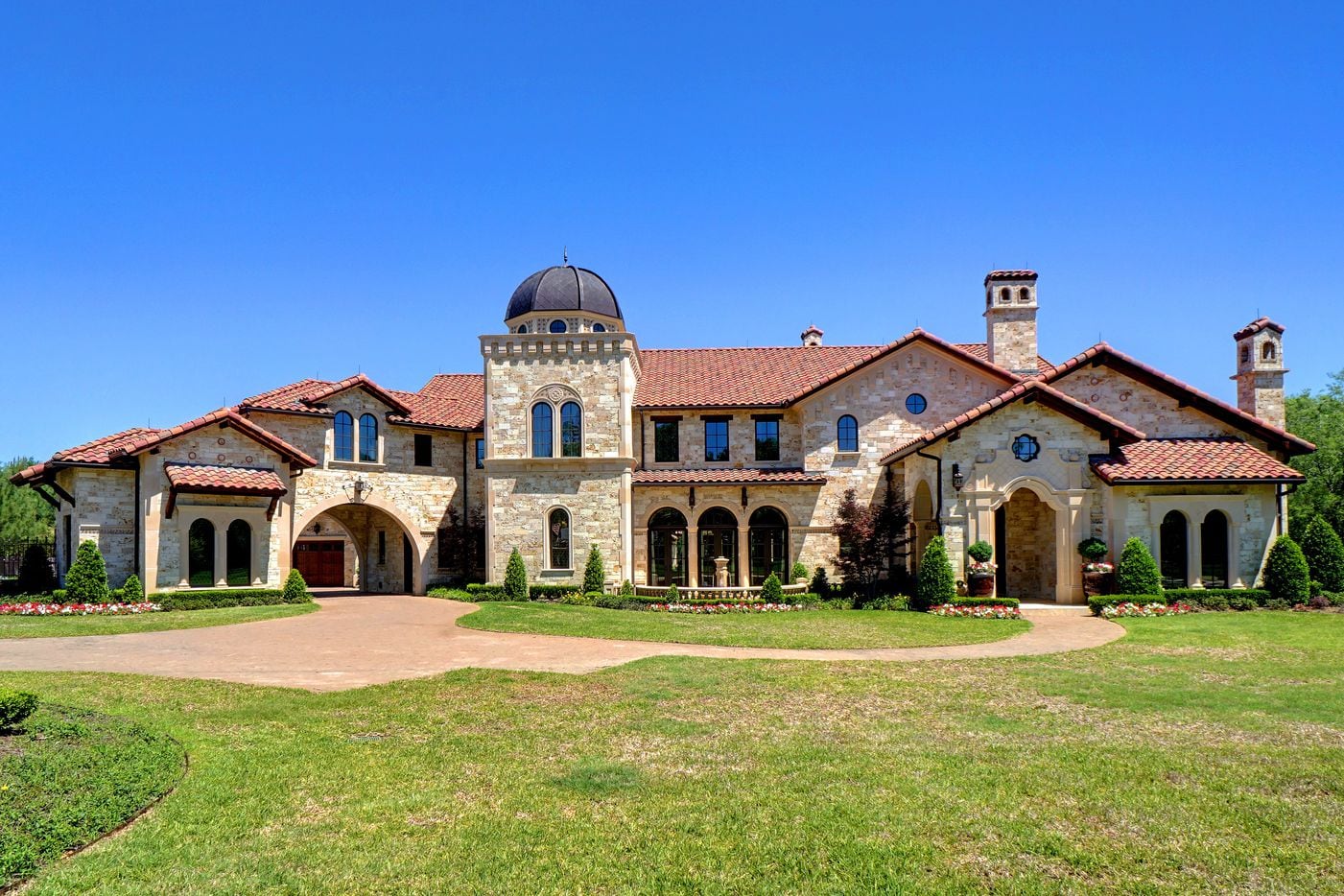 A look at the exterior of 5513 Montclair Drive in Colleyville, TX.