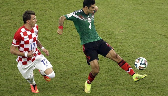 El veterano defensa Rafael Márquez de 36 años fue llamado a la selección mexicana que...