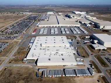 L'usine Toyota Motor Manufacturing Texas Inc. dans le sud du comté de Bexar est vue sur une photo aérienne de 2013.