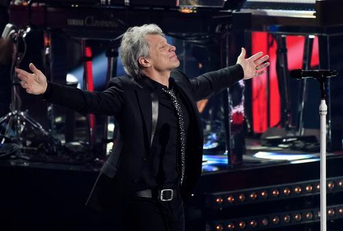 Jon Bon Jovi trae su gira This House Is Not For Sale a Dallas. Foto AP
