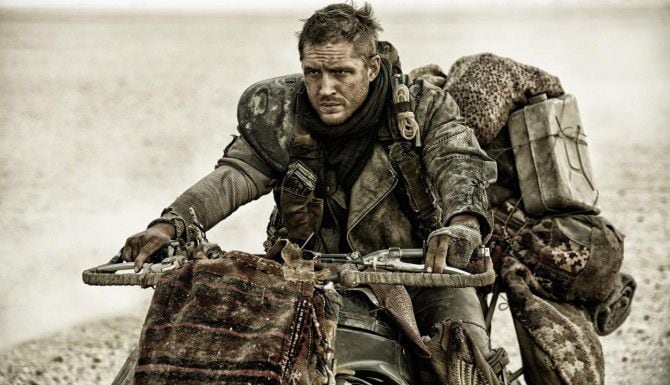 
				“Mad Max: Fury Road" es una pelicula de acción en la carretera.“ La nueva entrega del...