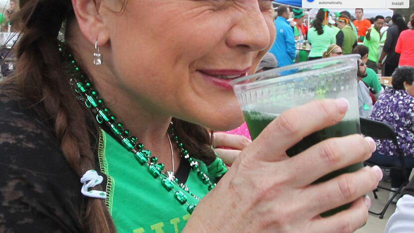 Video: Toast to St. Patrick's Day by dyeing your beer green