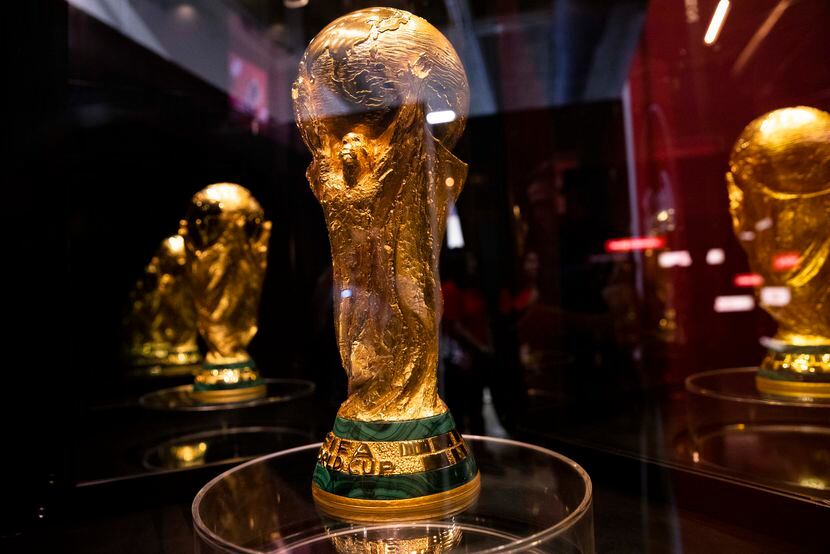 Exhiben trofeo de la Copa del Mundo FIFA en Dallas