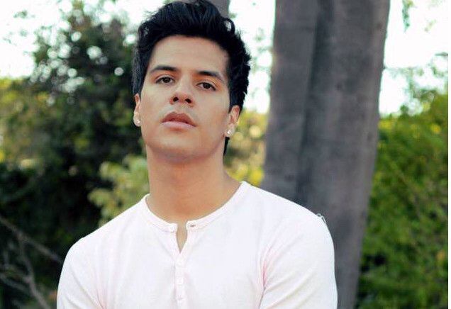 Luis Alberto Aguilera (foto), hijo del Divo de Juárez, le pegó al pop electrónico y no a la...