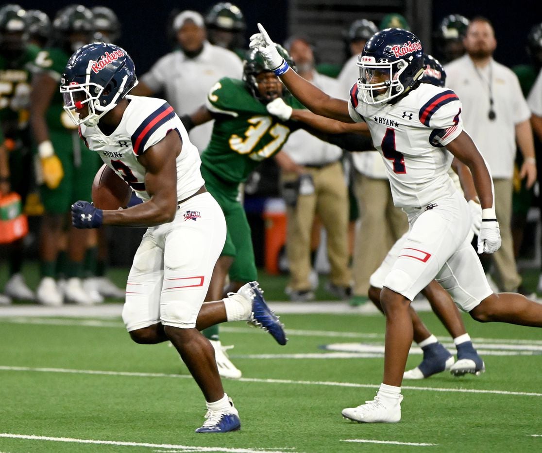 Denton Ryan’s Kalib Hicks (2) runs for a touchdown in the first half during a high school football game between Longview and Denton Ryan, Saturday, Aug. 28, 2021, in Frisco, Texas. (Matt Strasen/Special Contributor)