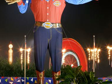 Oct. 11, 2005: Big Tex welcomes evening visitors to the State Fair of Texas