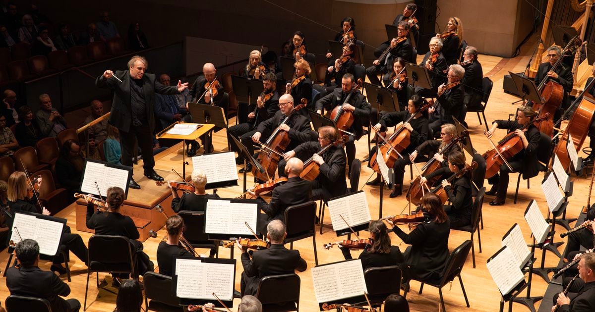 The Dallas Symphony încheie sezonul clasic 2022-23 cu un program integral maghiar