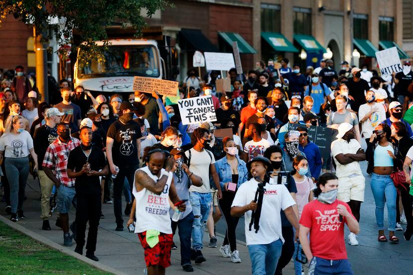 Las protestas de este fin de semana tuvieron un desenlace violento en Dallas, por lo que la...