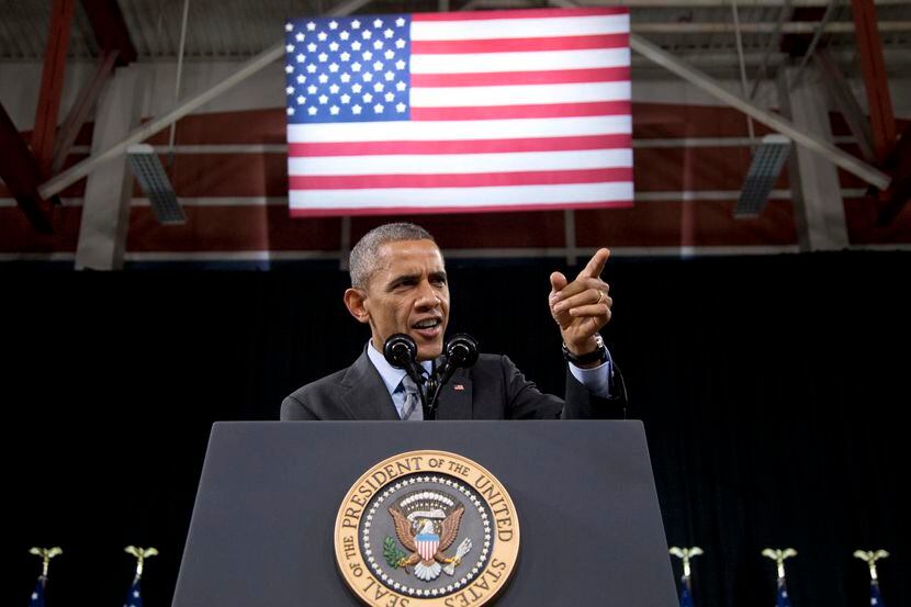 Hace casi un año, Obama anunció un plan para ampliar beneficios migratorios a unas 5...