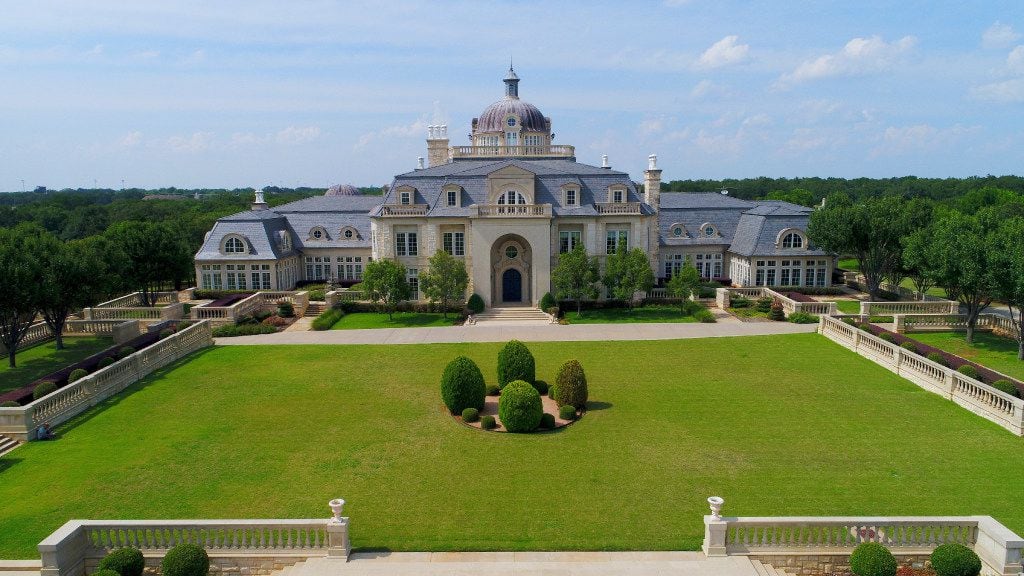 The Champ d'Or estate is a baroque French chateau located in Hickory Creek, Texas. Inspired...
