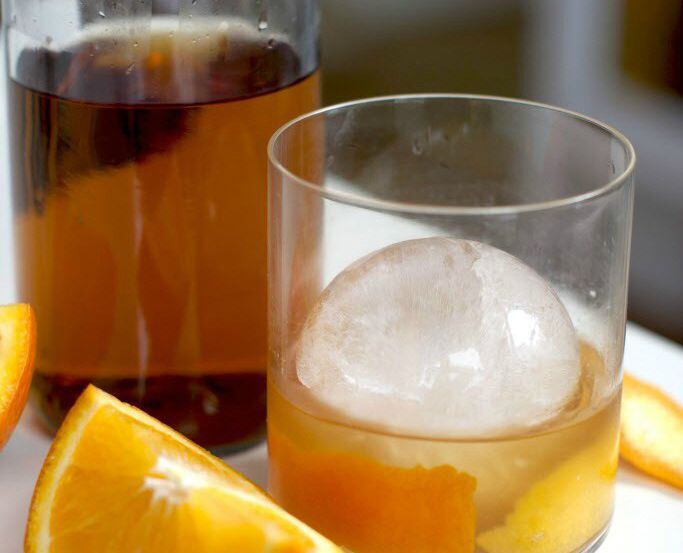 Old Fashioned bourbon cocktail