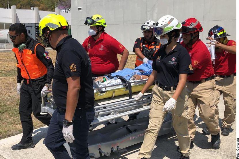 México: Mueren 5 trabajadores al desplomarse un andamiaje de 15 metros en el estado de...