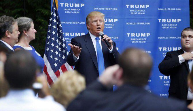 El aspirante presidencial Donald Trump durante un discurso en Bendfor, New Hampshire....