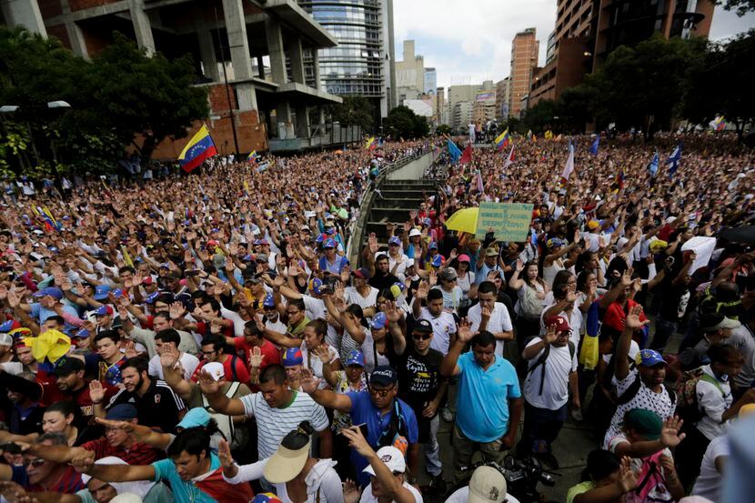 Maduro advirtió a sus adversarios que “no se fíen” de los estadounidenses. “Los gringos no...