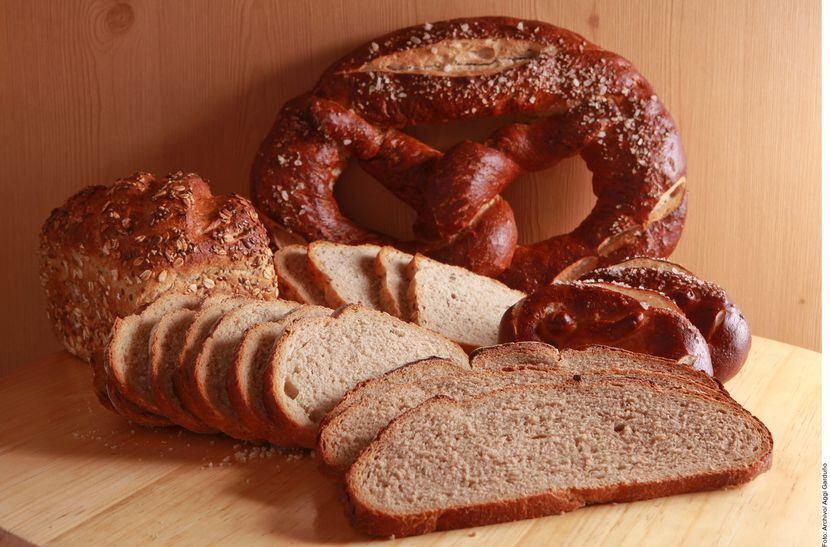 Se cree que el pretzel se originó en la Edad Media inventado por monjes italianos, quienes...