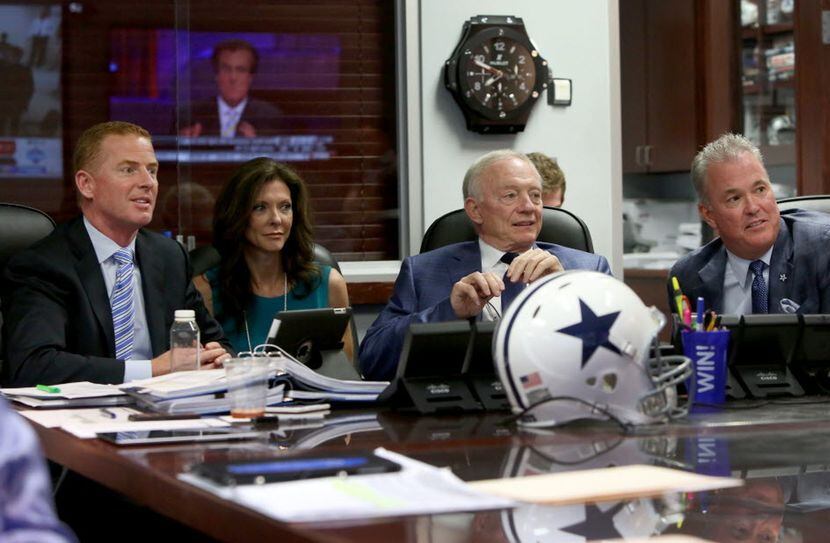 Jerry Jones y los Cowboys eligen en cuarto orden en el draft este año. Fotos DMN
