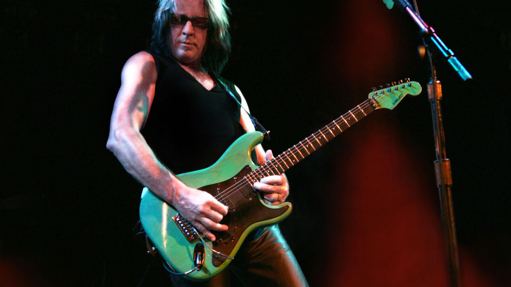 Review: Todd Rundgren mines hits but keeps it interesting at sold-out ...