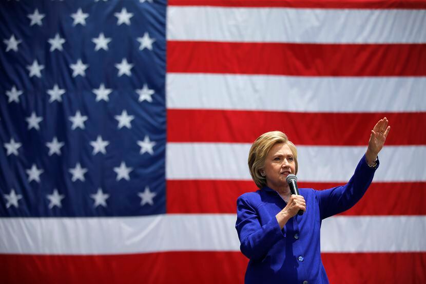 Hillary Clinton realizó seis actos de campaña el lunes en California.
