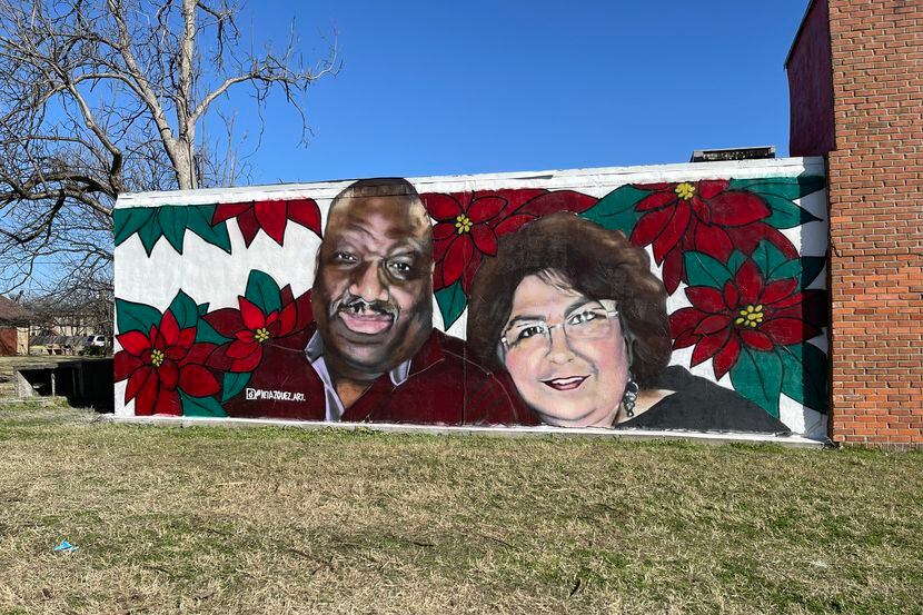 Un mural en Grand Prairie rinde homenaje a Paul y Rose Mary Blackwell, una pareja de...