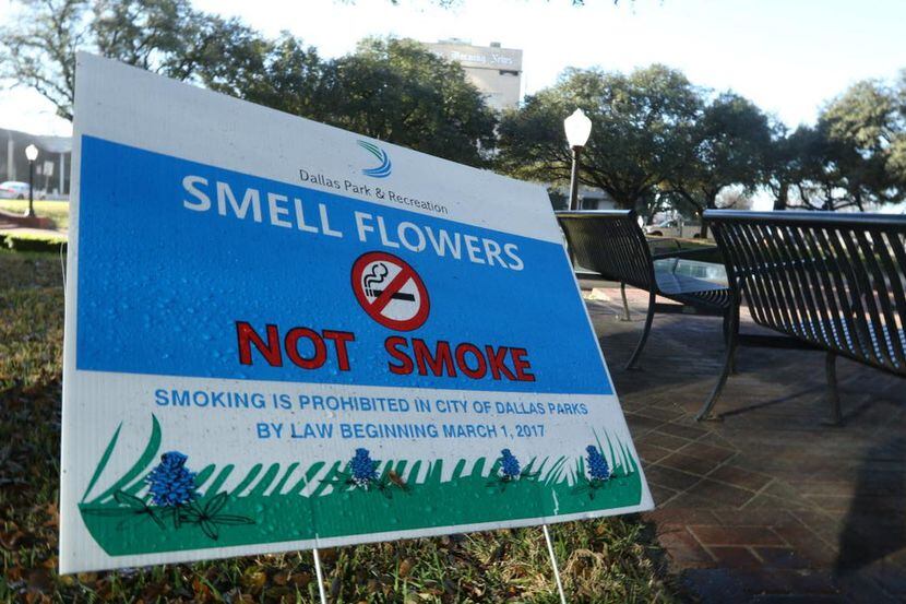 Dallas aprobó una resolución que prohíbe fumar en parques y rutas de la ciudad. (DMN/IRWIN...