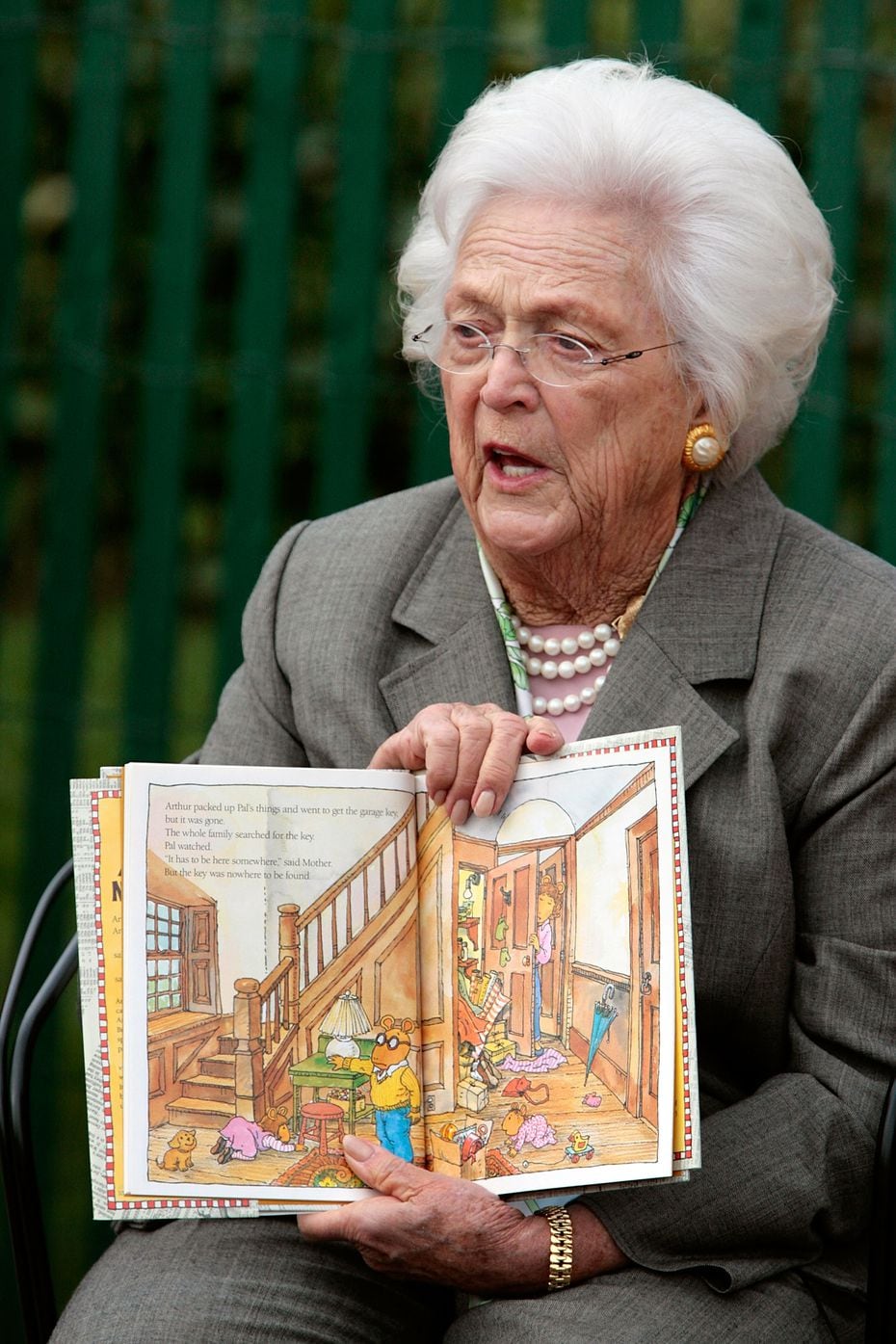 Former first lady Barbara Bush read "Arthur's New Puppy" during the Easter Egg Roll on the...