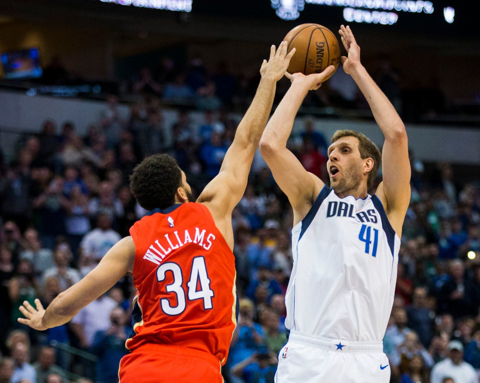 History Is Made Dirk Nowitzki Passes Wilt Chamberlain As The No 6 Scorer In Nba History