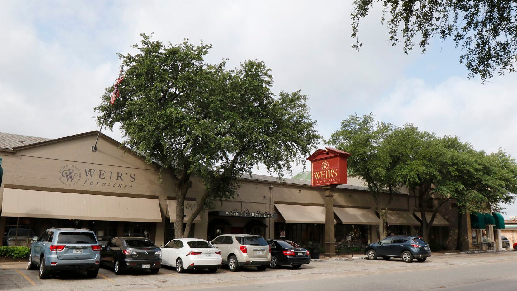 Weir S Furniture Looks To Spruce Up Its Longtime Home On Dallas