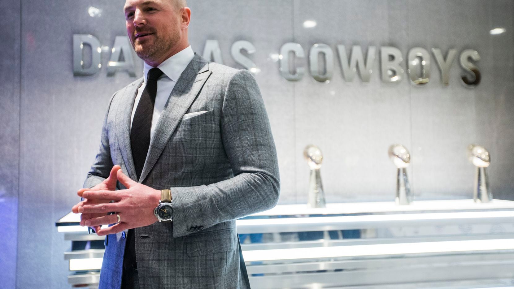El exjugador de los Cowboys de Dallas, Jason Witten, fue nombrado entrenador en jefe del...