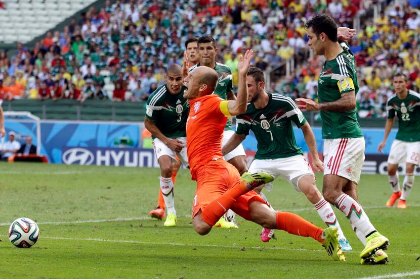 Arjen Robben dice que entiende a los mexicanos. AP
