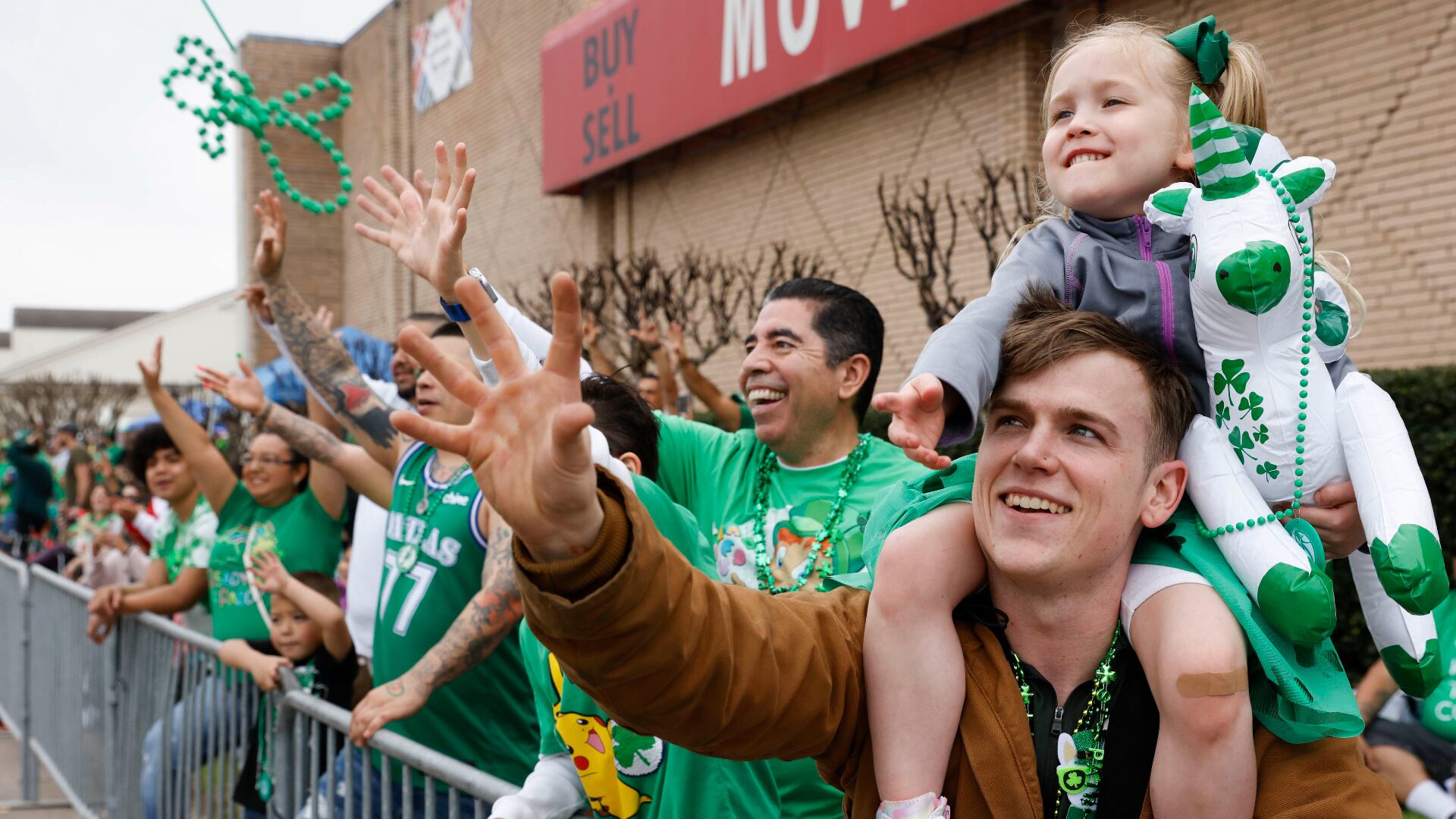 Photo Gallery: Astros celebrate St. Patrick's Day with green