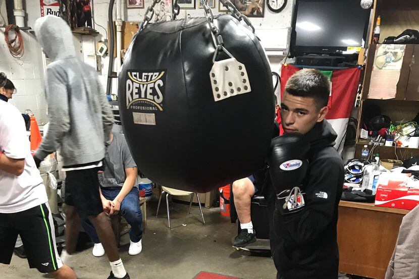 Stephen Acosta entrenó por 10 años en el Vivero Boxing Gym de Dallas.(JAVIER...