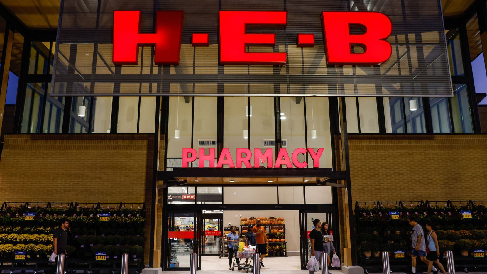 H-E-B opened its first Frisco store on Wednesday, Sept. 21, 2022.