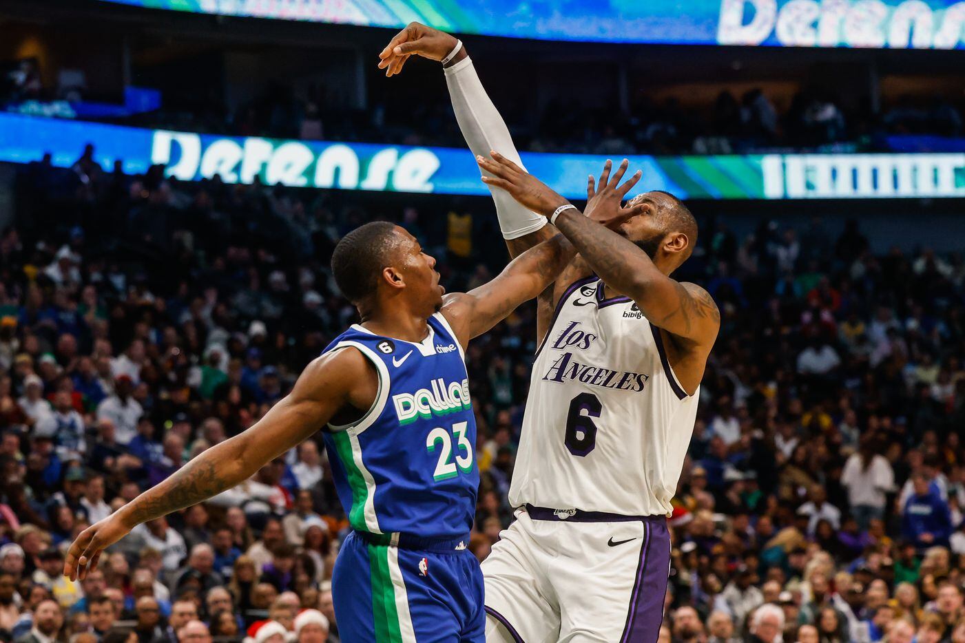 Los Angeles Lakers forward LeBron James (6) sends the basketball for a shot as Dallas...