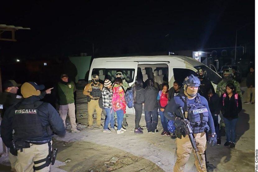 Rescatan a 61 migrantes en Reynosa y se desata violencia. Los migrantes fueron puestos a...