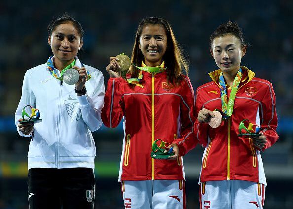María Guadalupe González, plata, Hong Liu de China, oro, y Xiuzhi Lu de China, bronce en Rio...