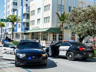 Patrullas de la policía en Miami Beach.
