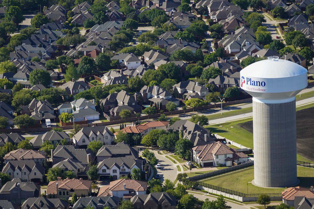 Aerial view of a residential neighborhood in 2020 in Plano.