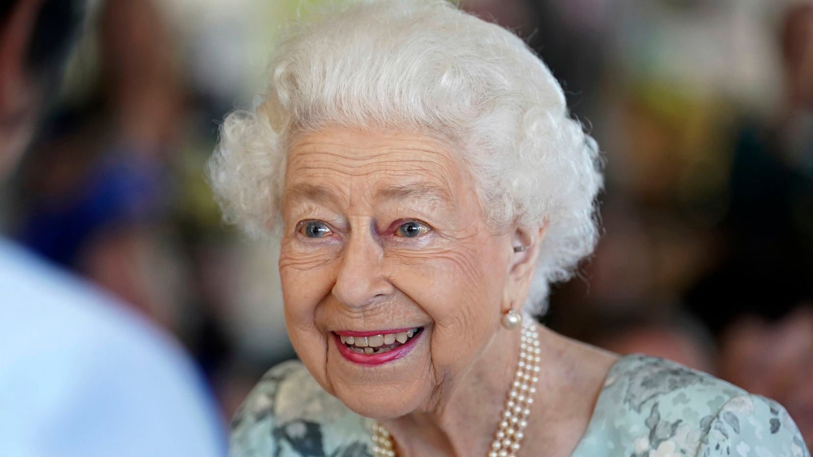 La reina Isabel II de Inglaterra está hospitalizada
