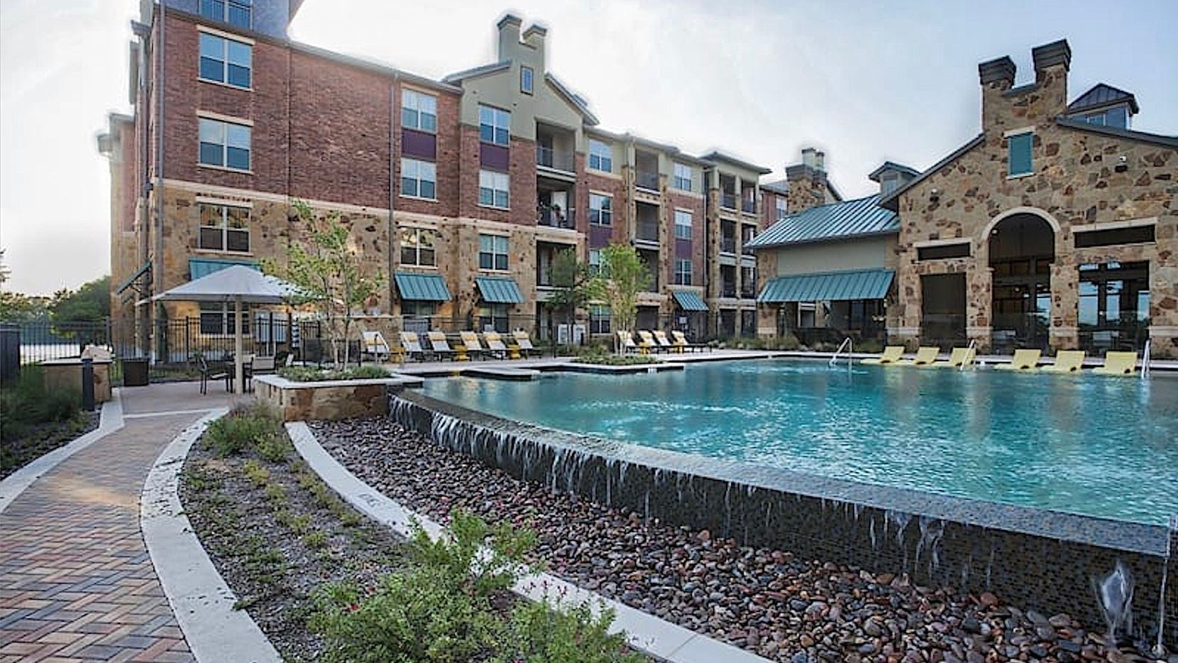 The Lakeside Lofts in Farmers Branch near LBJ Freeway were purchased by Lone Star Funds.