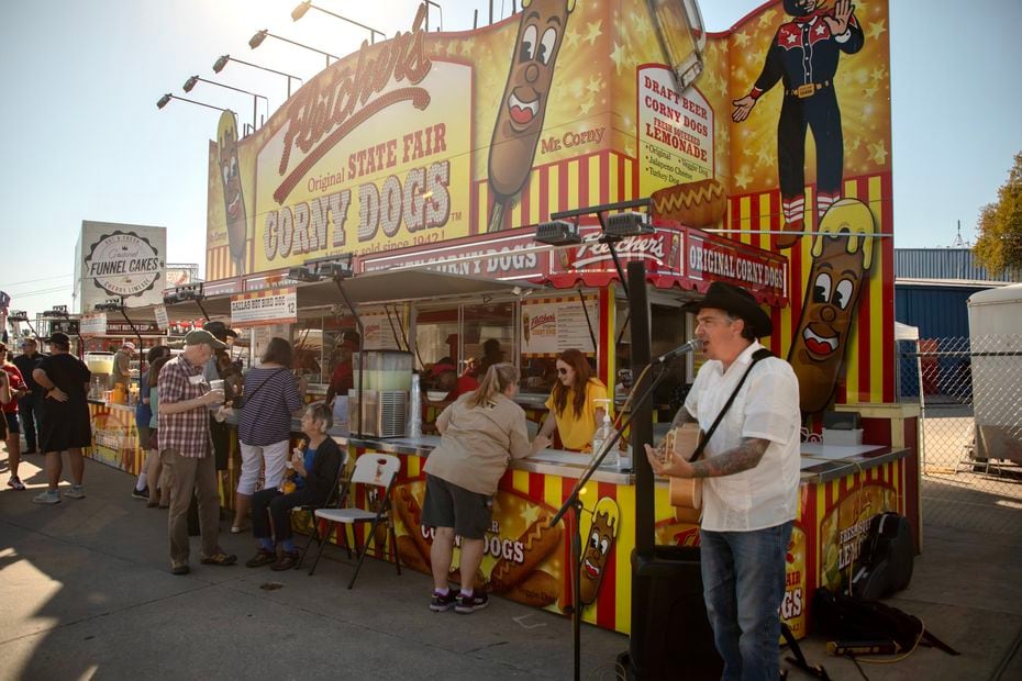 As the sun set on the State Fair of Texas, Matt Hillyer sang country tunes for 'Dallas...