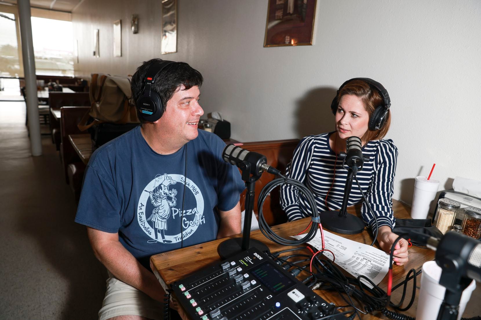 Kyle Rotenberry and Dallas Morning News writer Sarah Blaskovich talk pizza at Pizza Getti in...