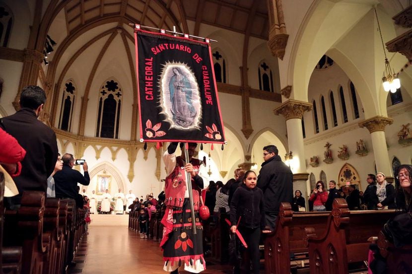 La Catedral Santuario de Guadalupe realiza una novena para la Virgen, cuyo día se festeja el...