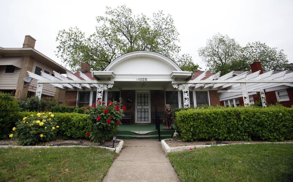 Lee Harvey Oswald slept here, the rooming house that made Oak Cliff famous  - Oak Cliff