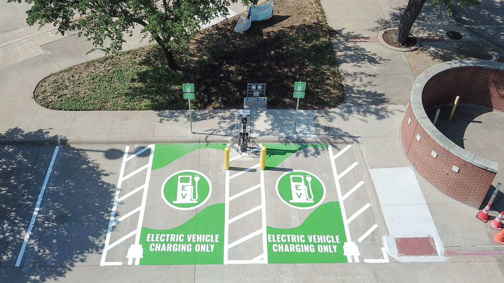 DART installed its first ever charging stations at Glenn Heights Park & Ride and Illinois...