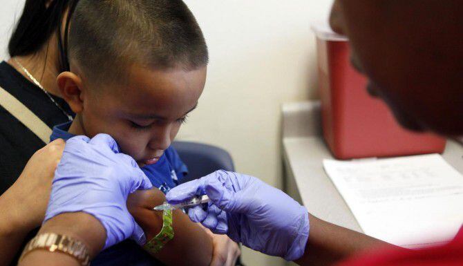 
				La DCHHS urge a los padres de familia a tomar acción y vacunar a sus hijos tan pronto...