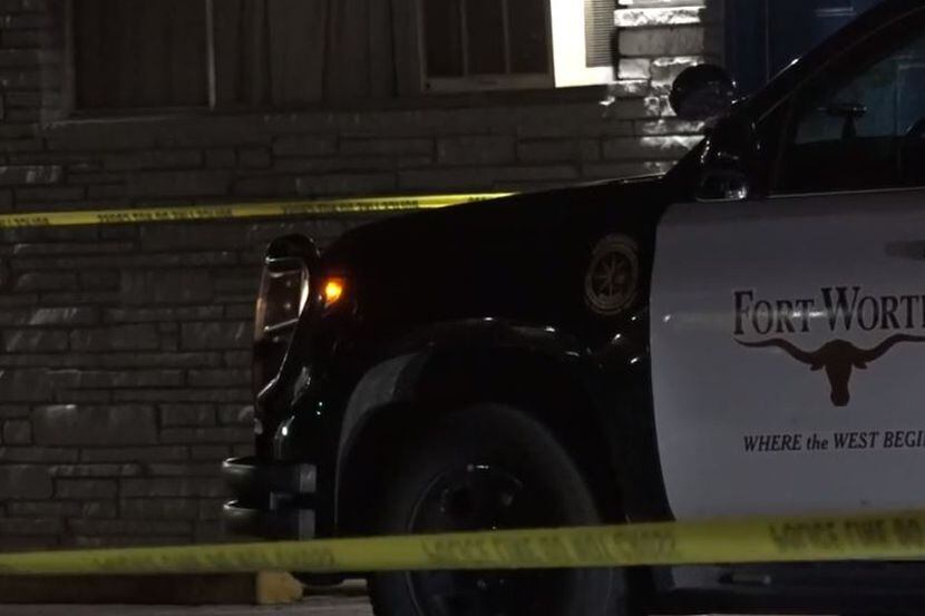 El cadáver de una mujer envuelto en plástico fue hallado en un motel de Fort Worth. DMN
