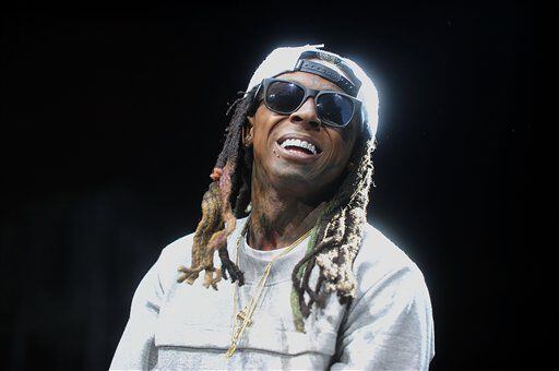 Lil Wayne salió molesto de una entrevista televisada el martes 1 de noviembre del 2016 en la...