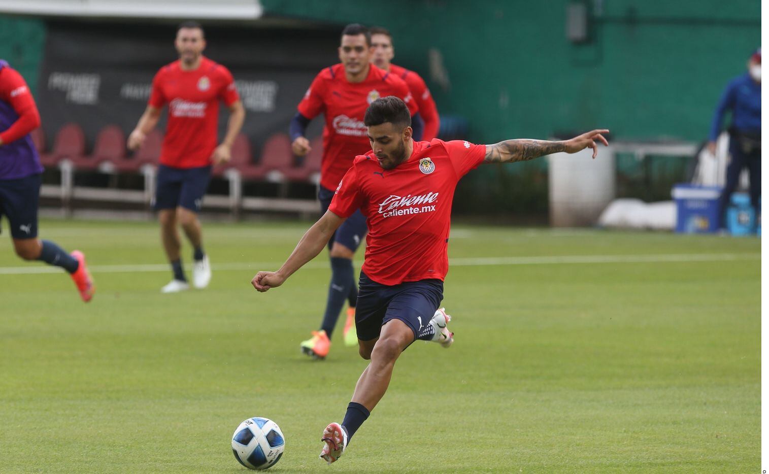 El delantero de Chivas, Alexis Vega, será una pieza importante para su equipo en la Liguilla...